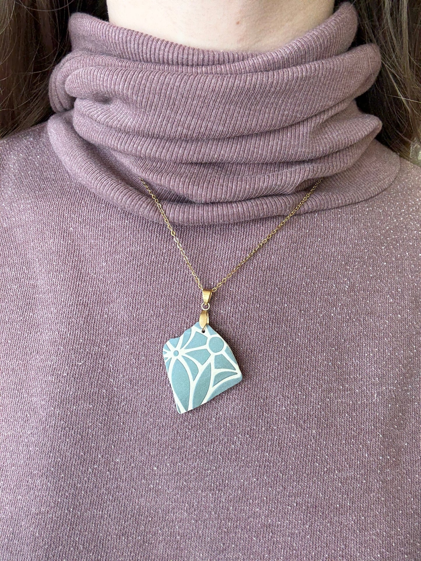Relic Pendant Blue Grey Geo Floral / Gold