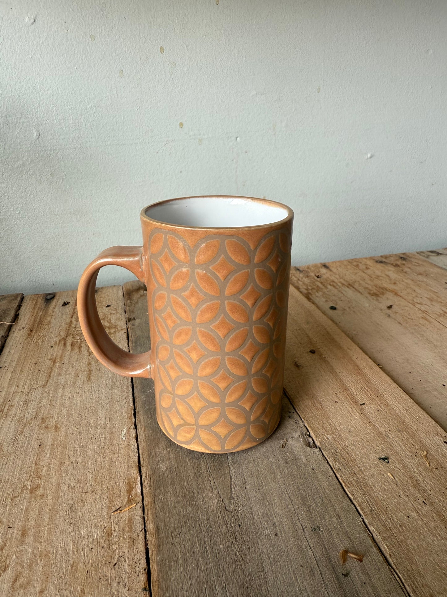 Retro Mug - Mocha Clay, Orange Glaze